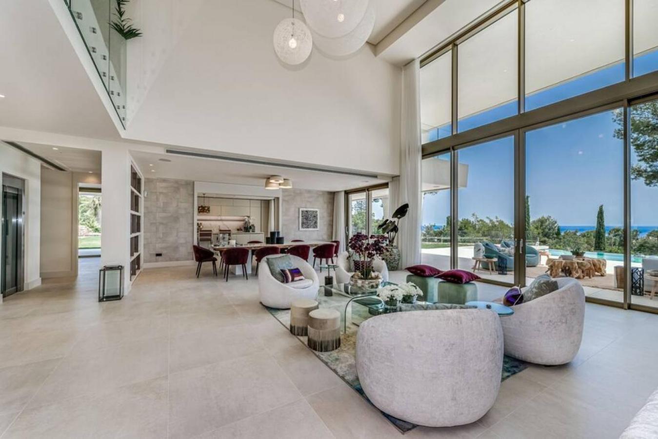 La 5 Bedroom In Sierra Blanca, Villa Marbella